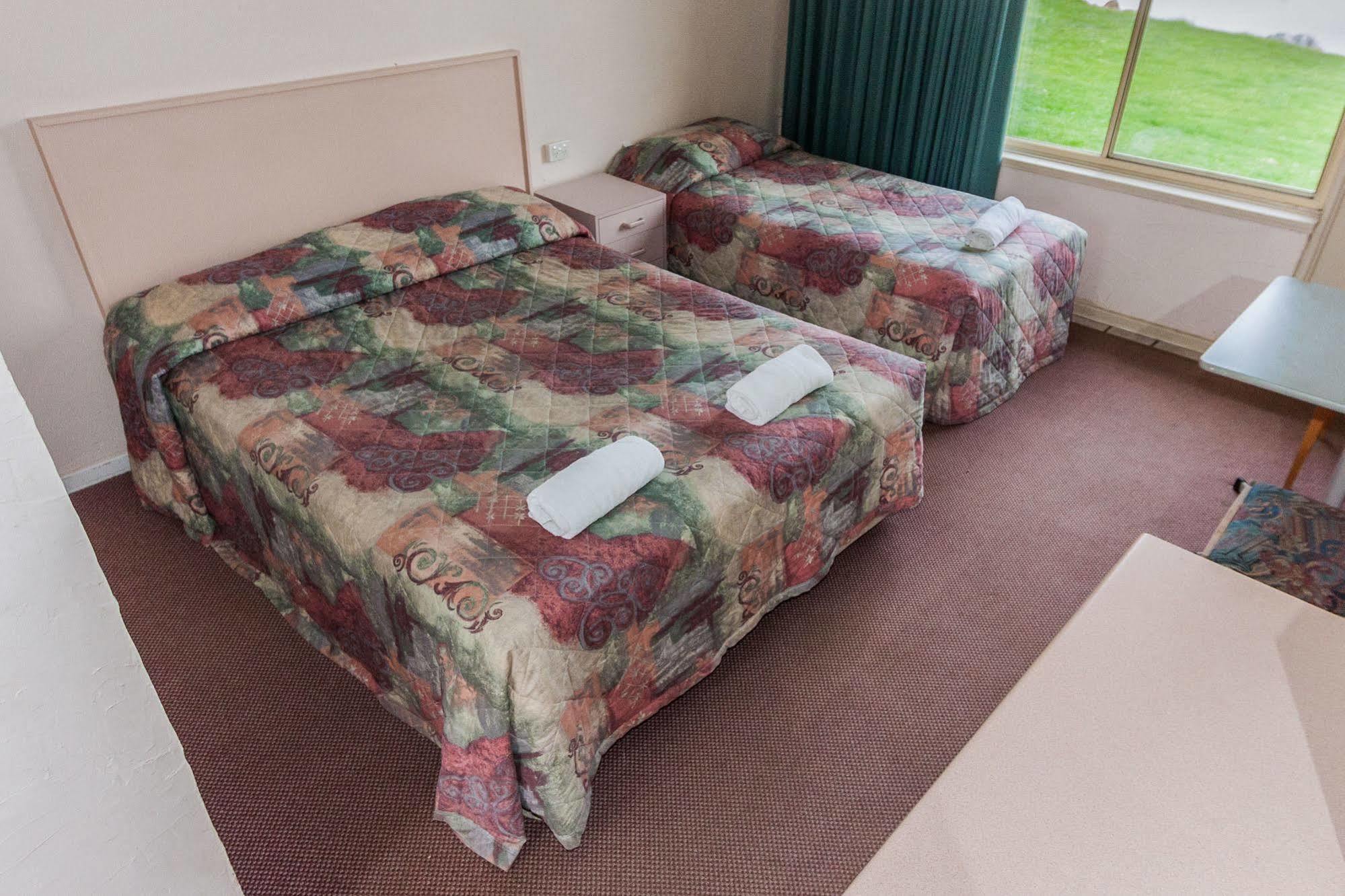 Moruya Waterfront Hotel Motel Экстерьер фото