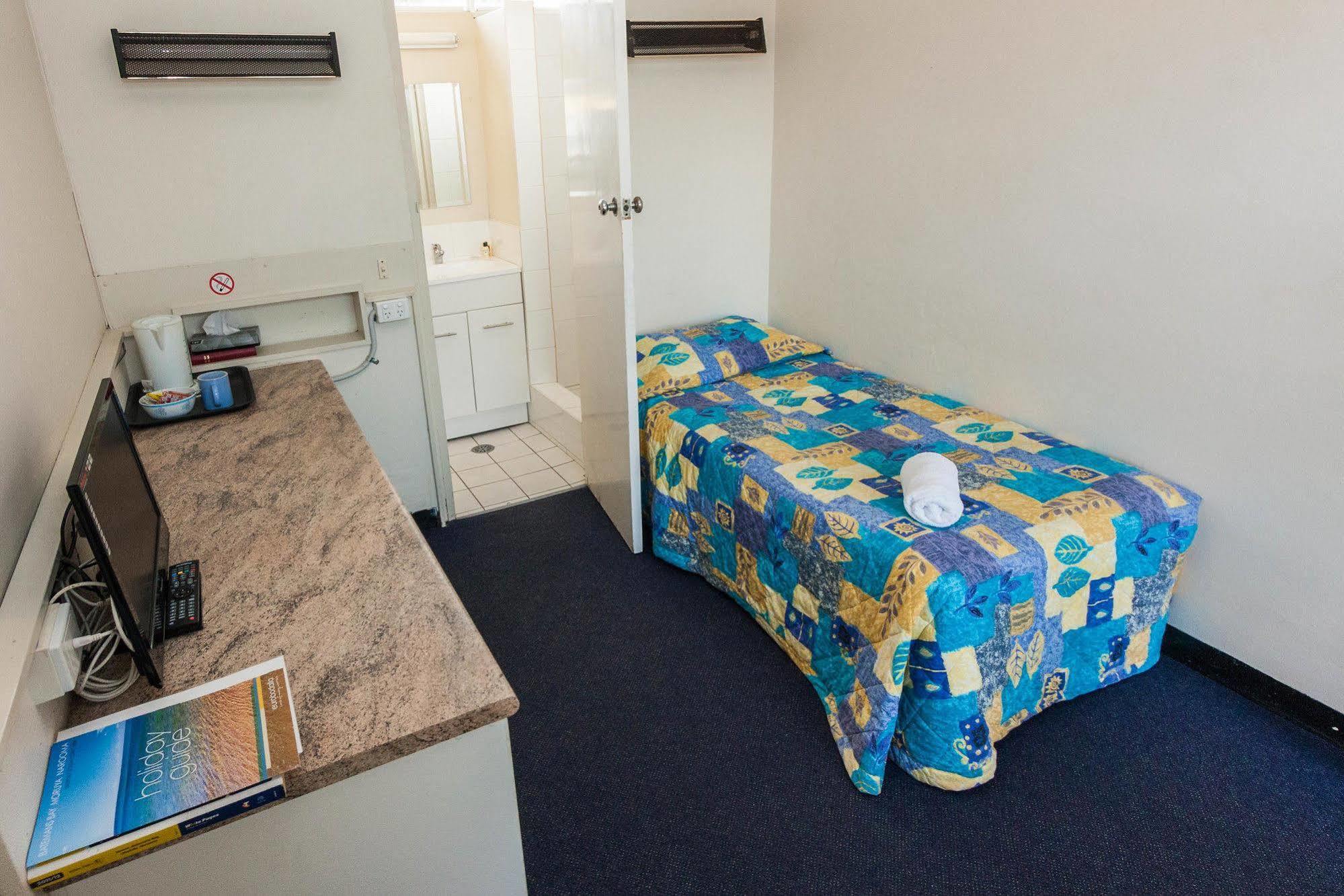Moruya Waterfront Hotel Motel Экстерьер фото