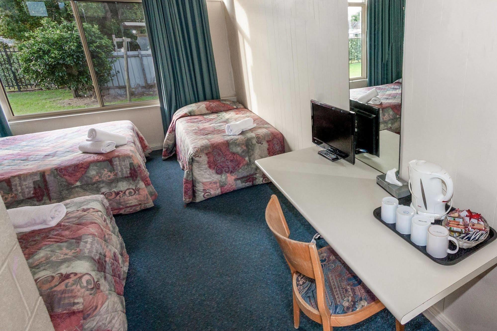 Moruya Waterfront Hotel Motel Экстерьер фото