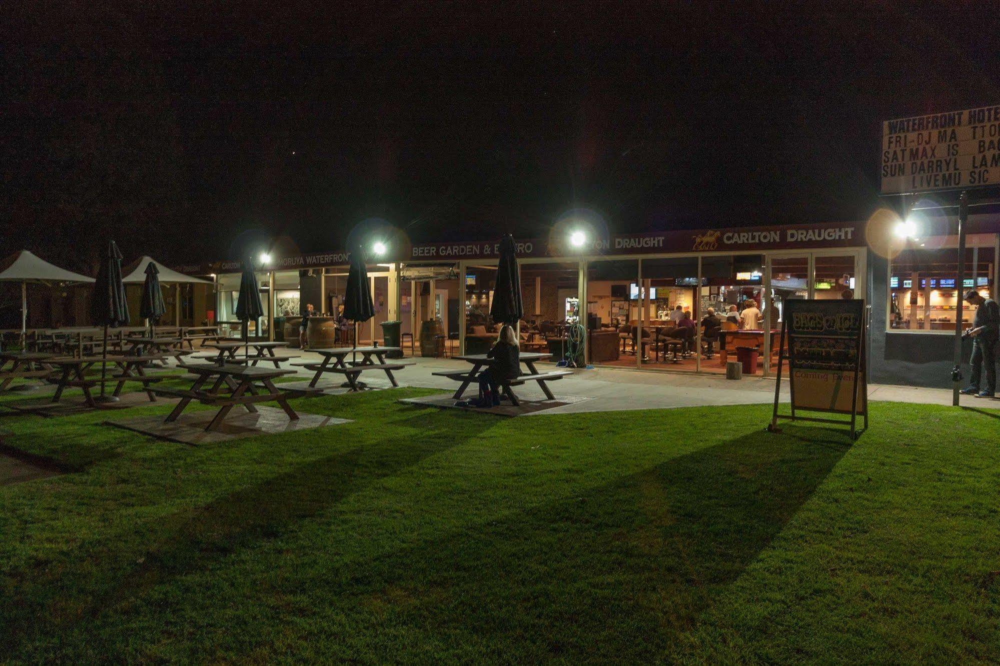 Moruya Waterfront Hotel Motel Экстерьер фото